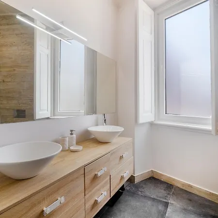 Whome Luxurious With Private Pool Оэйраш